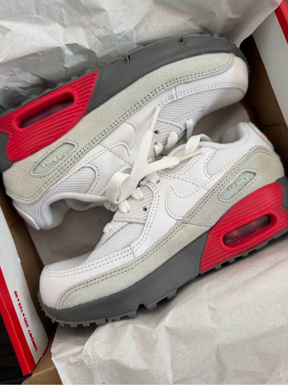BNIB Nike junior kids air max 90 boys girls PS sz 2.5Y